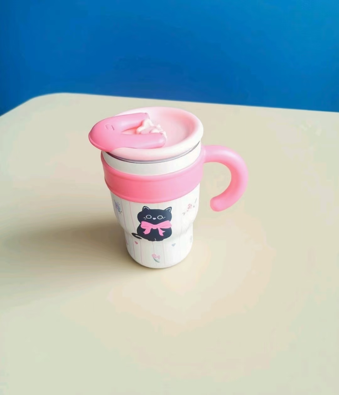 Large-capacity thermos cup-1